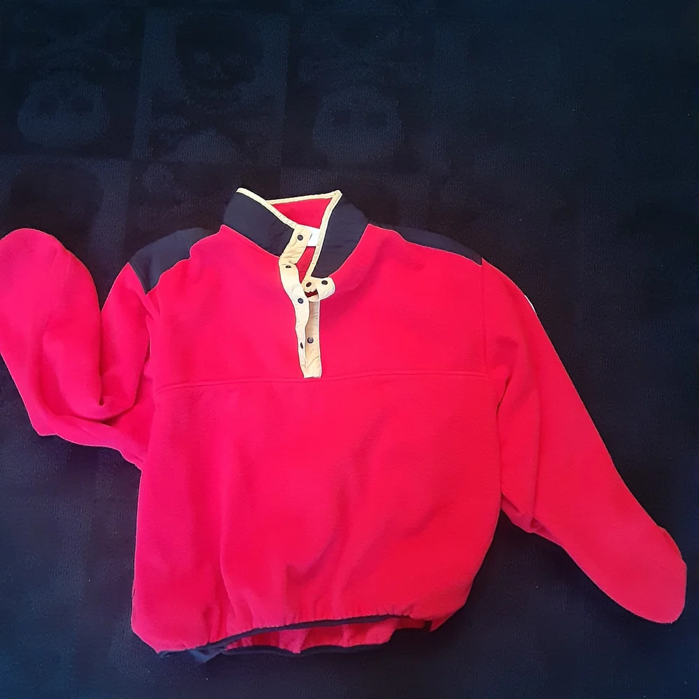 Marlboro Men's Red and Black Sweater - Picture 1 of 6
